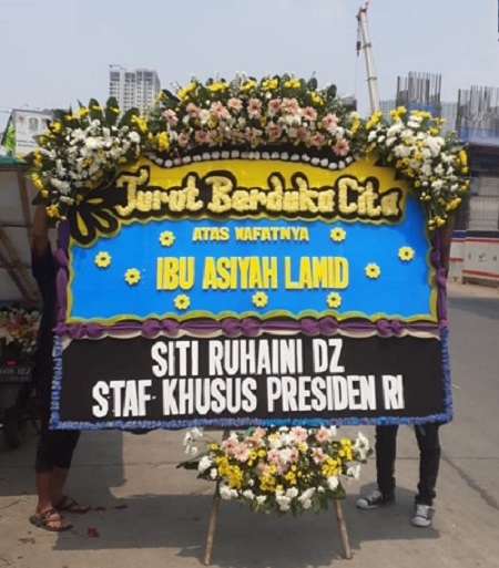 Bunga papan di jatibening